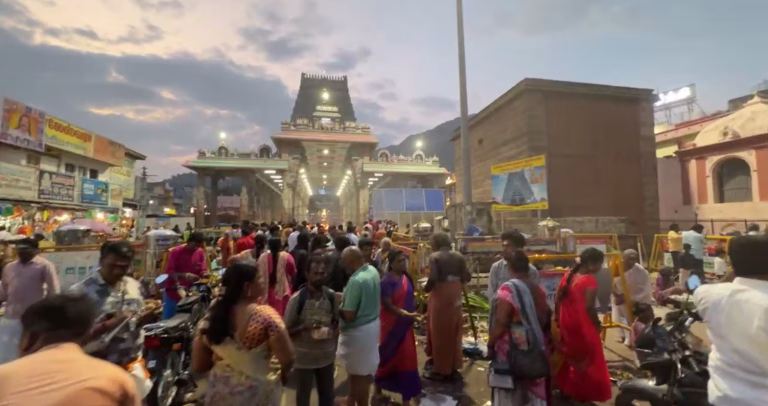 திருவண்ணாமலை, தமிழ்நாடு. ஒளியாக சிவன் வீற்றிருக்கும் சிவன் தலம். 14.01.2025 தைப்பொங்கல் தினம்.