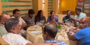 காற்று வாங்க போனோம் கடலை வேண்டி வந்தோம், சாறி வாங்க போனோம் கடையை வேண்டி வந்தோம்…