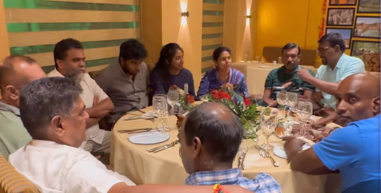 காற்று வாங்க போனோம் கடலை வேண்டி வந்தோம், சாறி வாங்க போனோம் கடையை வேண்டி வந்தோம்…