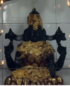 காரைநகர் மாப்பாணவூரி கிராமத்தில் கிழக்கு கடற்கரை ஓரத்தில் குடிகொண்டு அருள்பாலித்து வரும் நாச்சிமார் அம்மன் ஆலயத்தில் 09.12.2025 கடந்த செவ்வாய்கிழமை இடம்பெற்ற 1008 சங்காபிஷேக காட்சிகளும் பக்தி மழை பொழிந்த தவில் நாதஸ்வர மற்றும் இன்னிசை காட்சிகளை காரைநகரில் இருந்தும் தவறவிட்டவர்கள் மற்றும் அனைவரிற்காகவும் பிரமாண்டமான திருவிழா காட்சிகள்…!