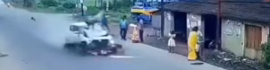 இளைஞர்களே, மோட்டார் சைக்கிள் பயன்படுத்தும் பயனாளிகளே கொஞ்சம் இந்த விபத்தினை கருத்தில் கொள்ளுங்கள்.
