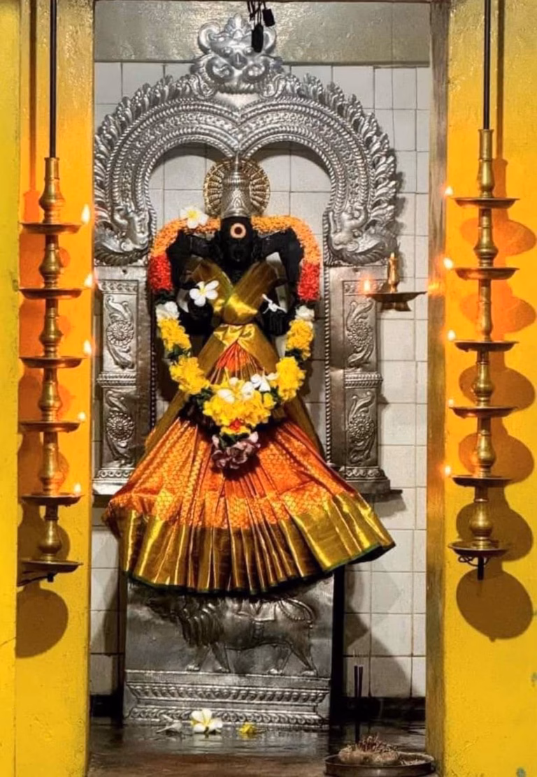 காரைநகர் நீலிப்பந்தனை ஶ்ரீ துர்க்கை அம்பாள் ஆலய அடியவர்களிற்கான அறிவித்தல். ஆலய திருப்பணி கலந்துரையாடல் அழைப்பு